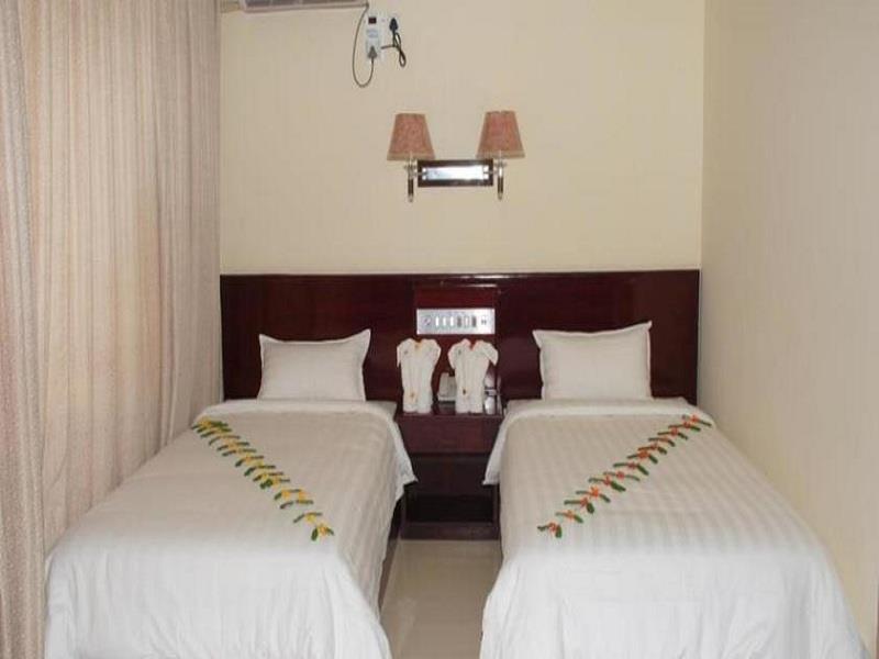 Golden Hill Hotel - Lashio Exterior foto