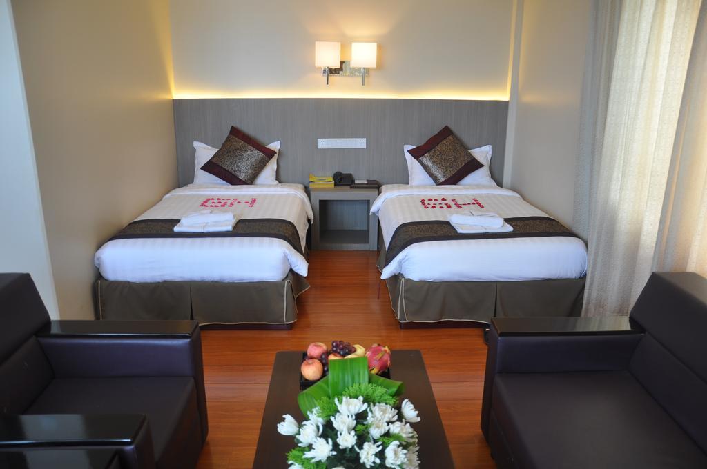 Golden Hill Hotel - Lashio Exterior foto