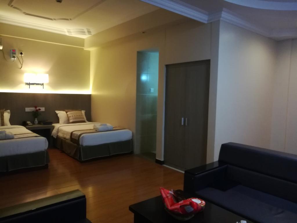 Golden Hill Hotel - Lashio Exterior foto